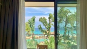 MAKO Sea & Suites