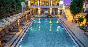 Club Big Blue Suite Hotel