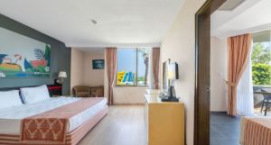 Senza Sunset Beach Hotel