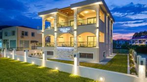 Maria Elena Suites