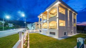 Maria Elena Suites