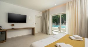 Tarra Hotel