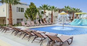 Zeus Ydoria Resort