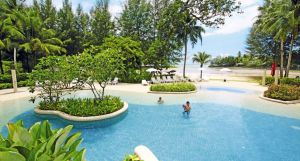Apsara Beachfront Resort & Villa
