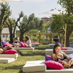 Hotel Castival Side