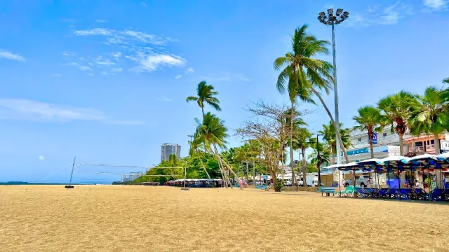 D Varee Jomtien Beach