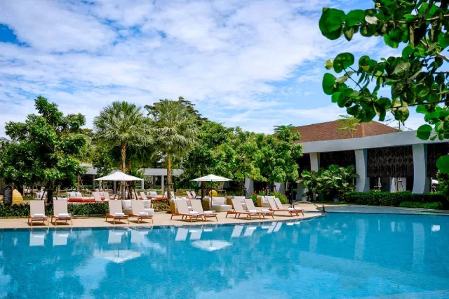 Mercure Rayong Lomtalay Villas and Resort