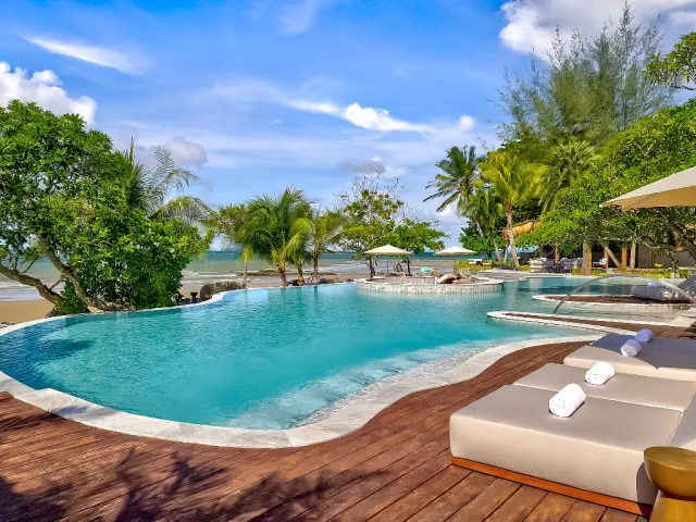 Mercure Rayong Lomtalay Villas and Resort