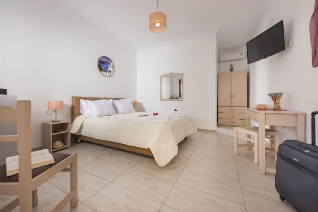Smaragdi Hotel Santorini