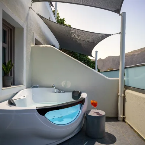 Smaragdi Hotel Santorini