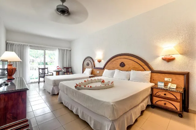 Playa Bachata Resort