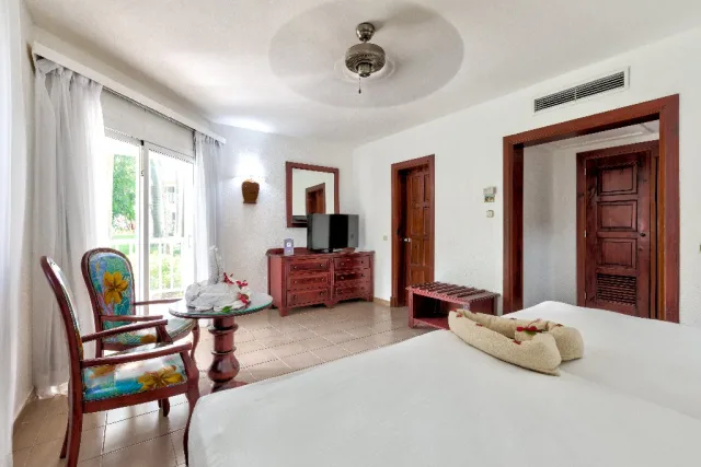 Playa Bachata Resort
