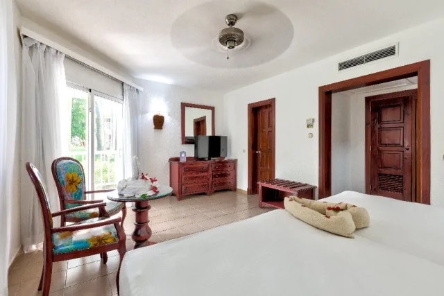 Playa Bachata Resort