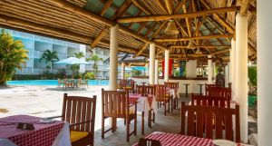 Travellers Beach Hotel & Club
