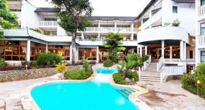 Travellers Beach Hotel & Club