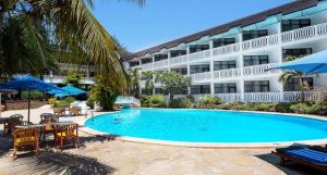 Travellers Beach Hotel & Club
