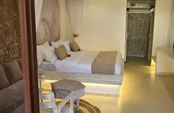 Reef Hotel