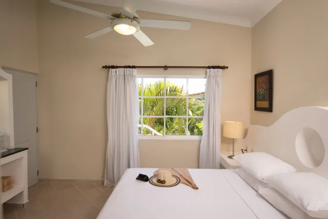Lifestyle Crown Residence Suites