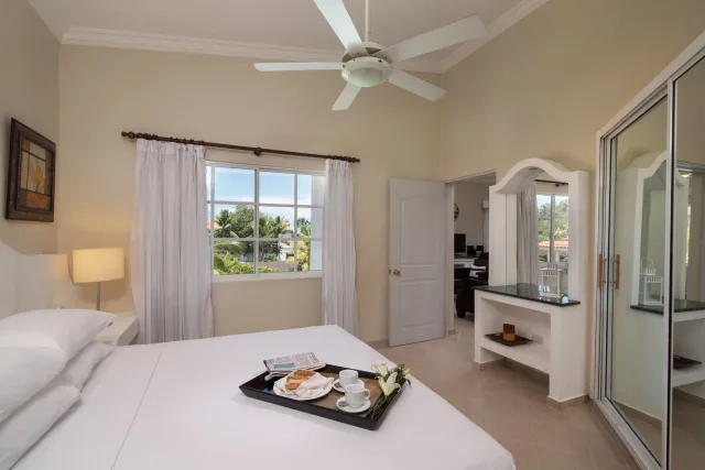 Lifestyle Crown Residence Suites