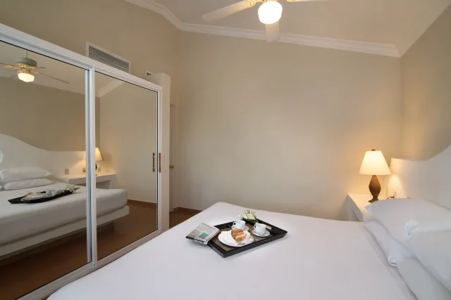 Lifestyle Crown Residence Suites