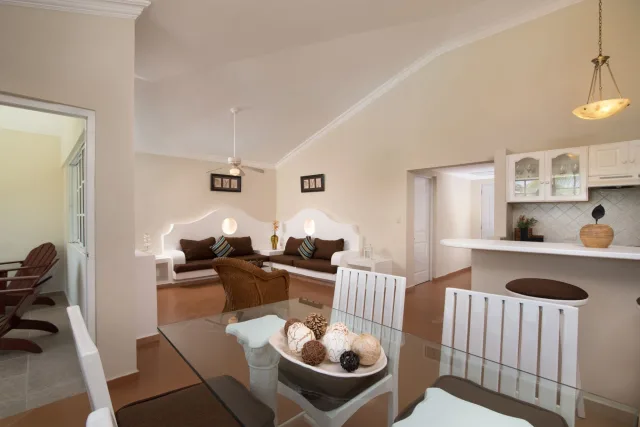Lifestyle Crown Residence Suites