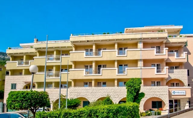WGrand Hotel (R)