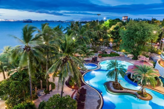 Cholchan Pattaya Beach Resort - Pattaya
