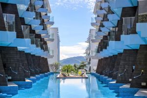 Hotel The Beachfront Phuket
