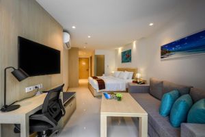 Hotel The Beachfront Phuket