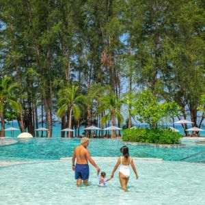 Le Méridien Phuket Mai Khao Beach Resort