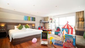 Holiday Inn Phuket Karon Beach Resort