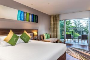Holiday Inn Phuket Karon Beach Resort