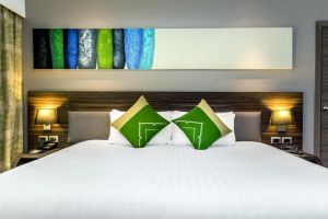 Holiday Inn Phuket Karon Beach Resort