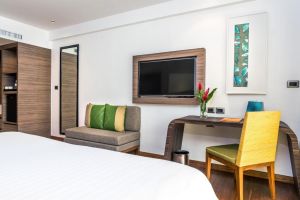 Holiday Inn Phuket Karon Beach Resort