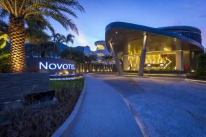 Holiday Inn Phuket Karon Beach Resort