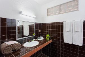 Tropica Bungalow Beach Hotel