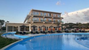 Ninos Laguna Holiday Resort