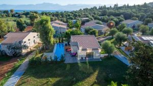 Ninos Laguna Holiday Resort