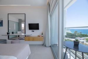 Napa Mermaid Hotel & Suites