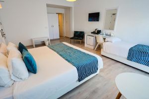 Mikes Kanarium Hotel