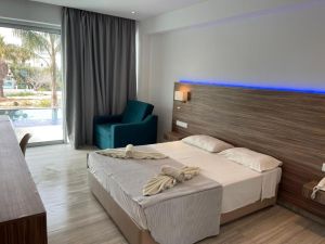 Hotel Fedrania Gardens