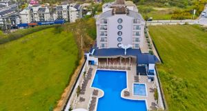 Q Ella Beach Hotel