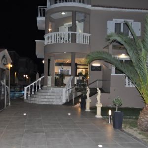 Garden Palace Laganas