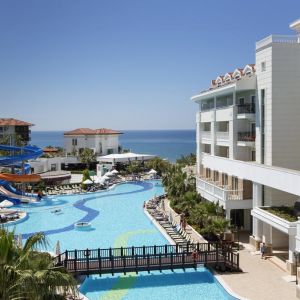 Alba Queen Hotel Side