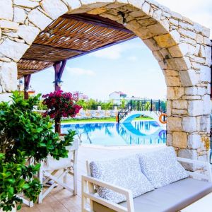 Yiannis Manos Resort Hotel