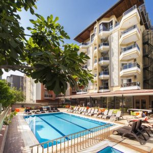 Hotel Kleopatra Ada Beach
