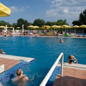 Hotel Holiday Village
