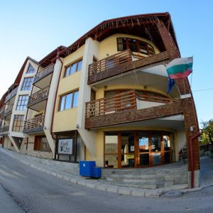 Eagles Nest Aparthotel