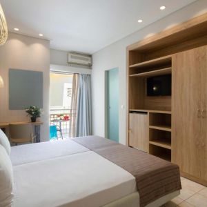 Hotel Rossis Beach