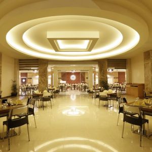 Albatros White Beach Hotel